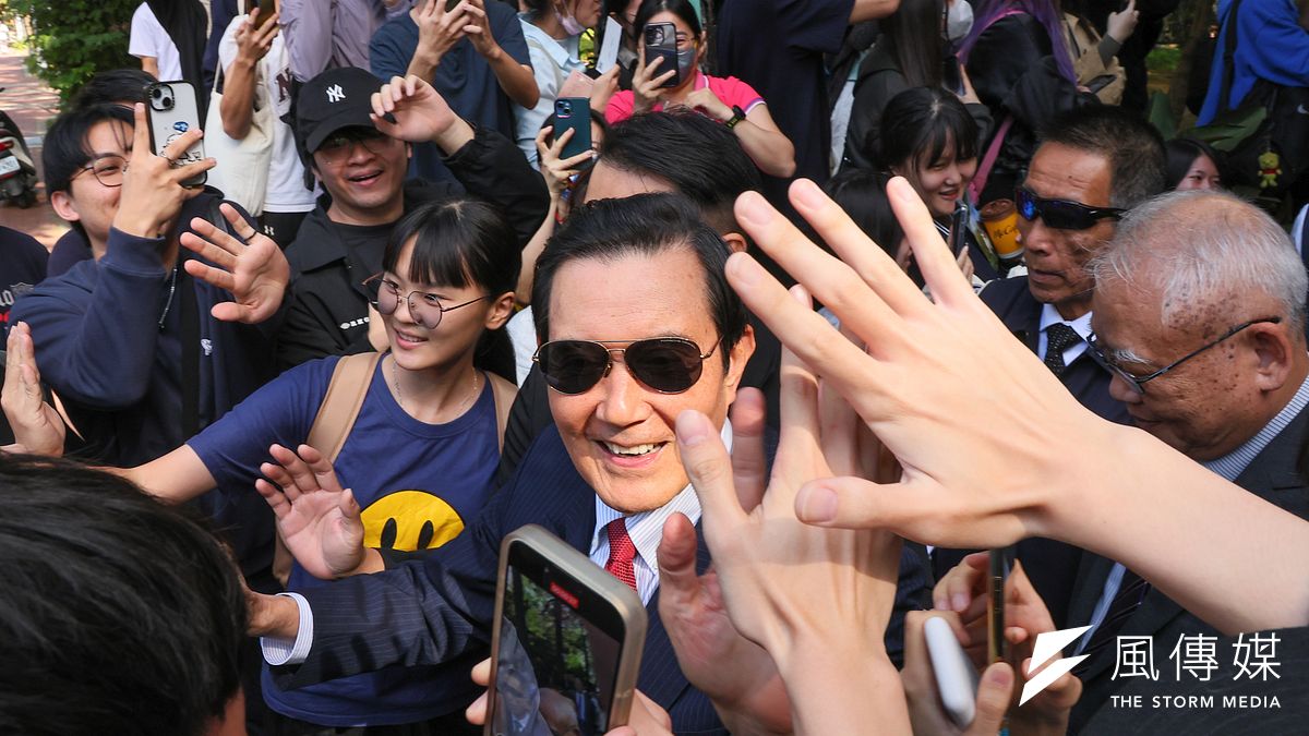 前總統馬英九12月4日陪同陸生團至新竹清華大學參訪。(資料照,顏麟宇攝) 前總統馬英九12月4日陪同陸生團至新竹清華大學參訪。(資料照,顏麟宇攝)