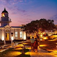 在高雄,不僅可以登上山頂眺望遼闊的美景,還能在高樓觀賞城市的燈火,也可在港邊漫步,享受愜意的夜晚。(圖/IG@sheepshizue提供) 在高雄,不僅可以登上山頂眺望遼闊的美景,還能在高樓觀賞城市的燈火,也可在港邊漫步,享受愜意的夜晚。(圖/IG@sheepshizue提供)