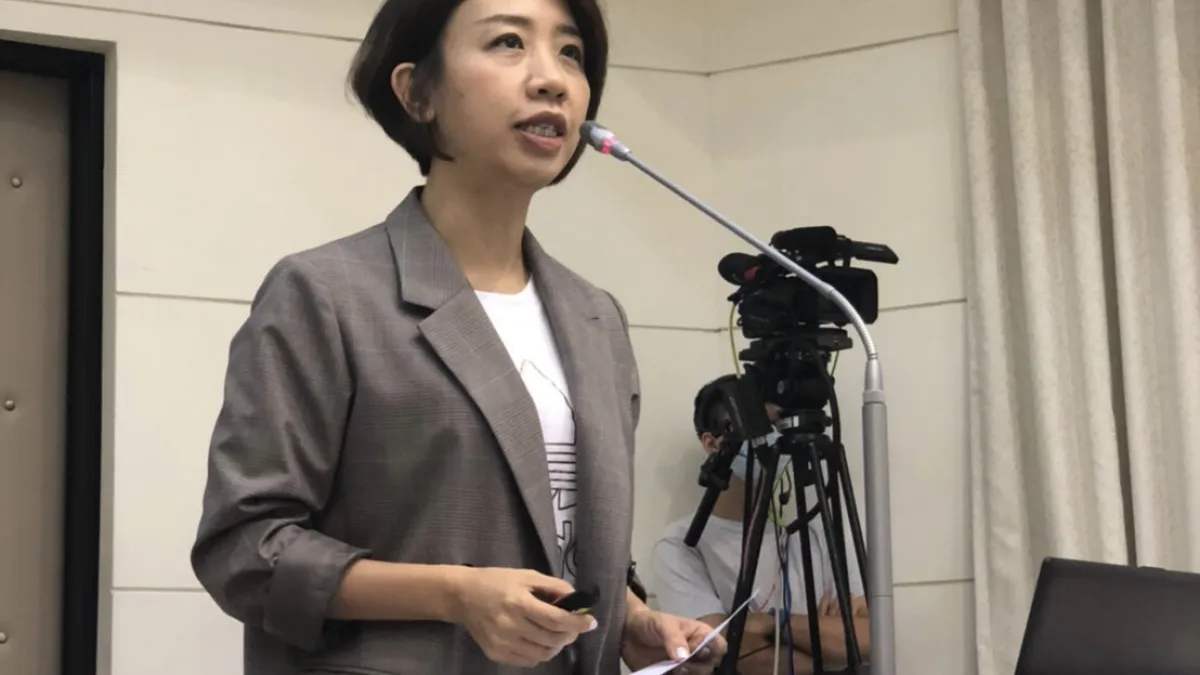 新竹市議會民進黨團總召李妍慧議員率先發難,公開要求高雄市長候選人李眉蓁退選。(圖/新竹市議員李妍慧提供)