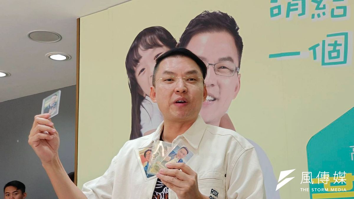 議員黃文益結合公益舉辦「高雄青春派對」,邀請志工媽媽們和慈善團體一起來同樂。(徐炳文攝) 議員黃文益結合公益舉辦「高雄青春派對」,邀請志工媽媽們和慈善團體一起來同樂。(徐炳文攝)