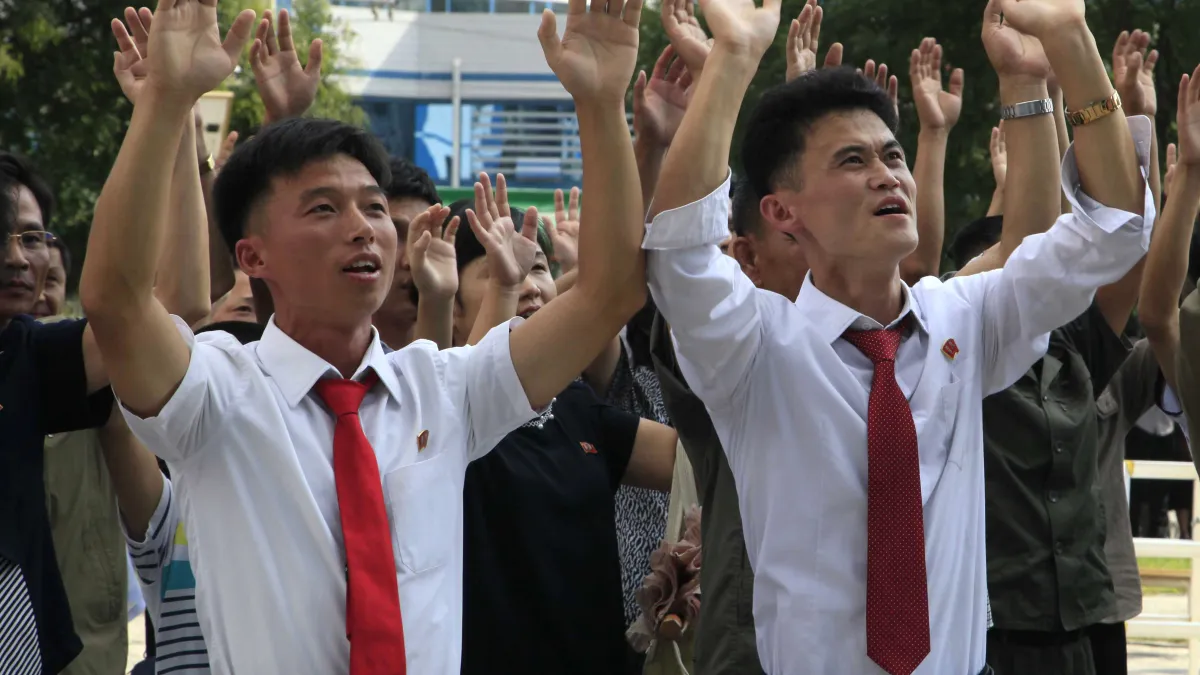 北韓人民慶祝氫彈試爆成功。(美聯社)