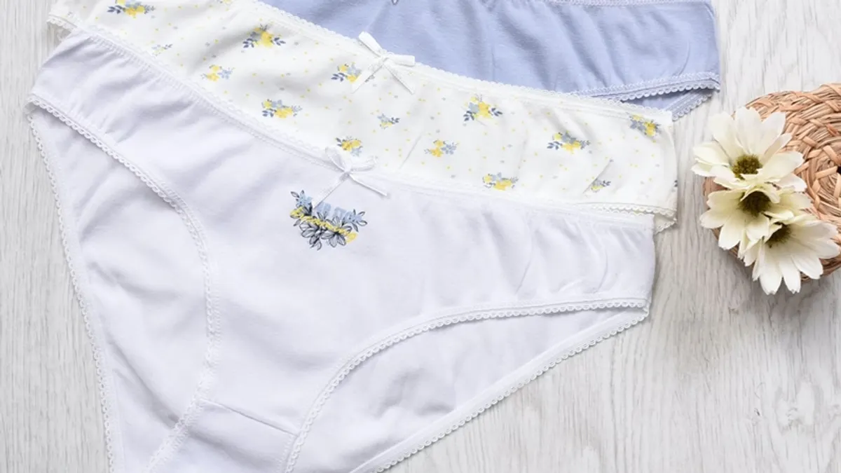 許多女性的內褲上會別上蝴蝶結,不過,其功能究竟為何?。(示意圖/取自unsplash) 許多女性的內褲上會別上蝴蝶結,不過,其功能究竟為何?。(示意圖/取自unsplash)