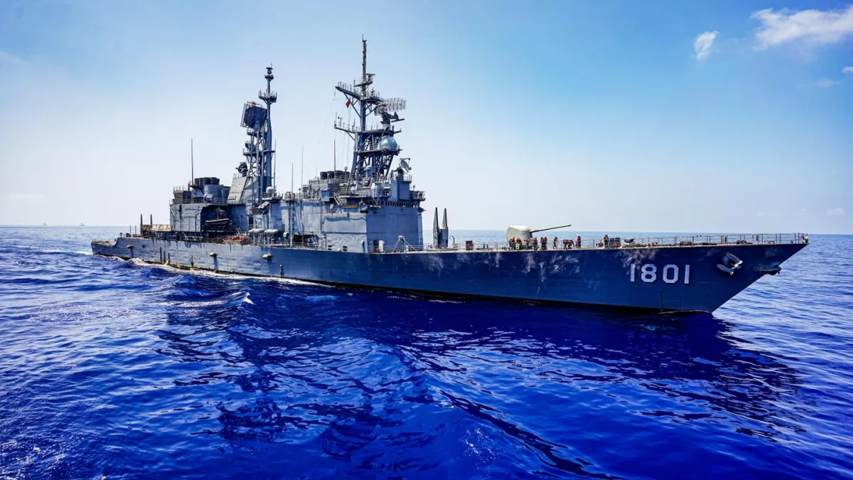 基隆級驅逐艦等出海執行戰演訓任務。(取自中華民國海軍臉書)