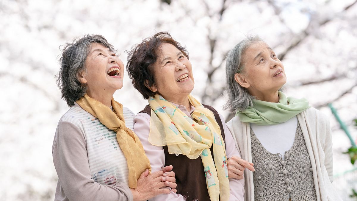 今年臺灣正式跨過「超高齡社會」的門檻,南山人壽推出腦部退化性疾病提前給付商品,讓民眾對未來有所準備。(圖片提供/南山人壽) 今年臺灣正式跨過「超高齡社會」的門檻,南山人壽推出腦部退化性疾病提前給付商品,讓民眾對未來有所準備。(圖片提供/南山人壽)