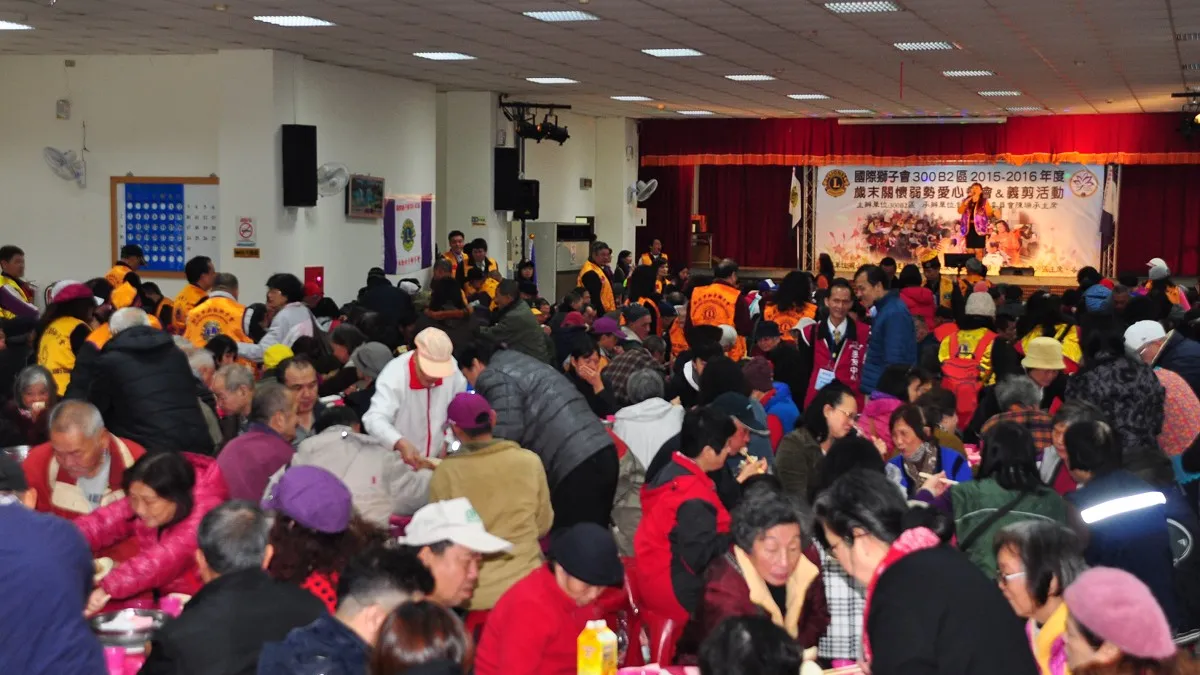愛心圍爐 讓街友和弱勢家庭開心過年