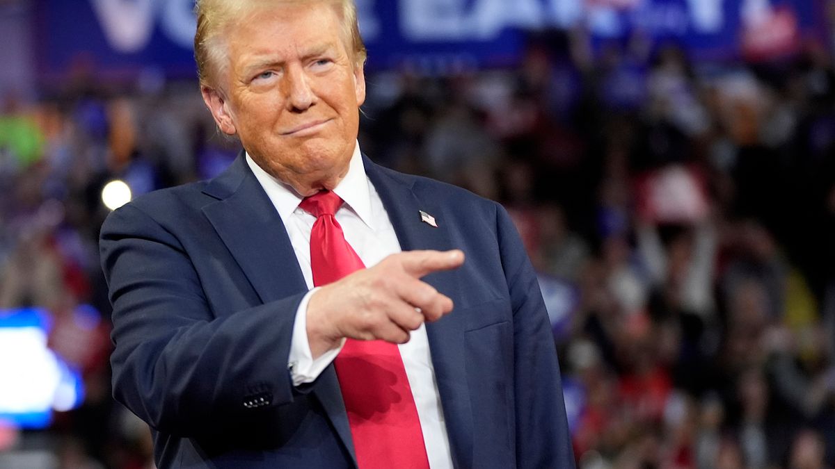 作者認為,由川普當選後各國與他通上電話的時間,不難看出在川普心中和美國利益之下這三個國家、三位領導人的分量,孰為輕、為孰重。(美聯社) 作者認為,由川普當選後各國與他通上電話的時間,不難看出在川普心中和美國利益之下這三個國家、三位領導人的分量,孰為輕、為孰重。(美聯社)