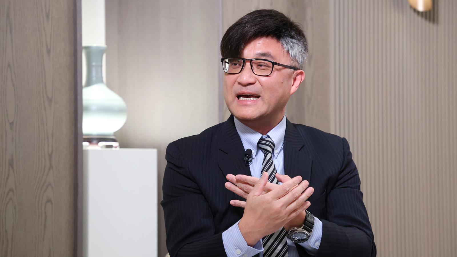 台股反攻4萬8千點大關?富邦投顧董事長親曝「黃金交叉」:10月有望再破新高