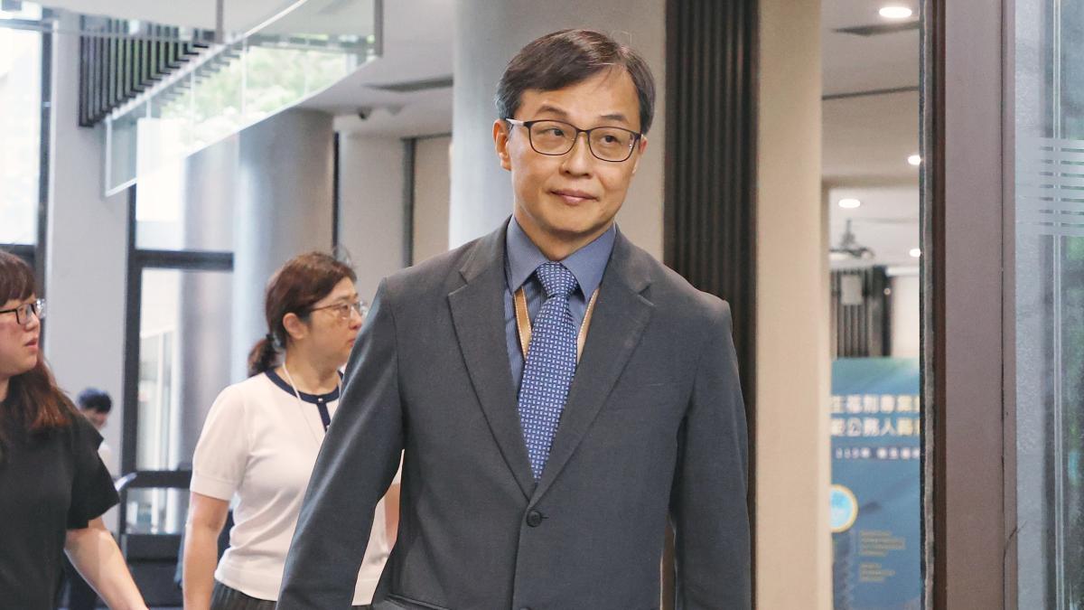 黃國昌爆姜至剛恐因毒油案下台 政院回應了:政治操作無助解決問題