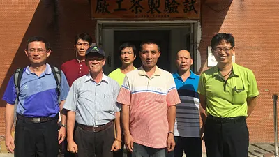 新北市獲獎選手:冠軍王健智(前排右2);亞軍鐘國賓(後排左);季軍李志忠(後排中)、張福壽(後排右)。(圖/新北市農業局提供)