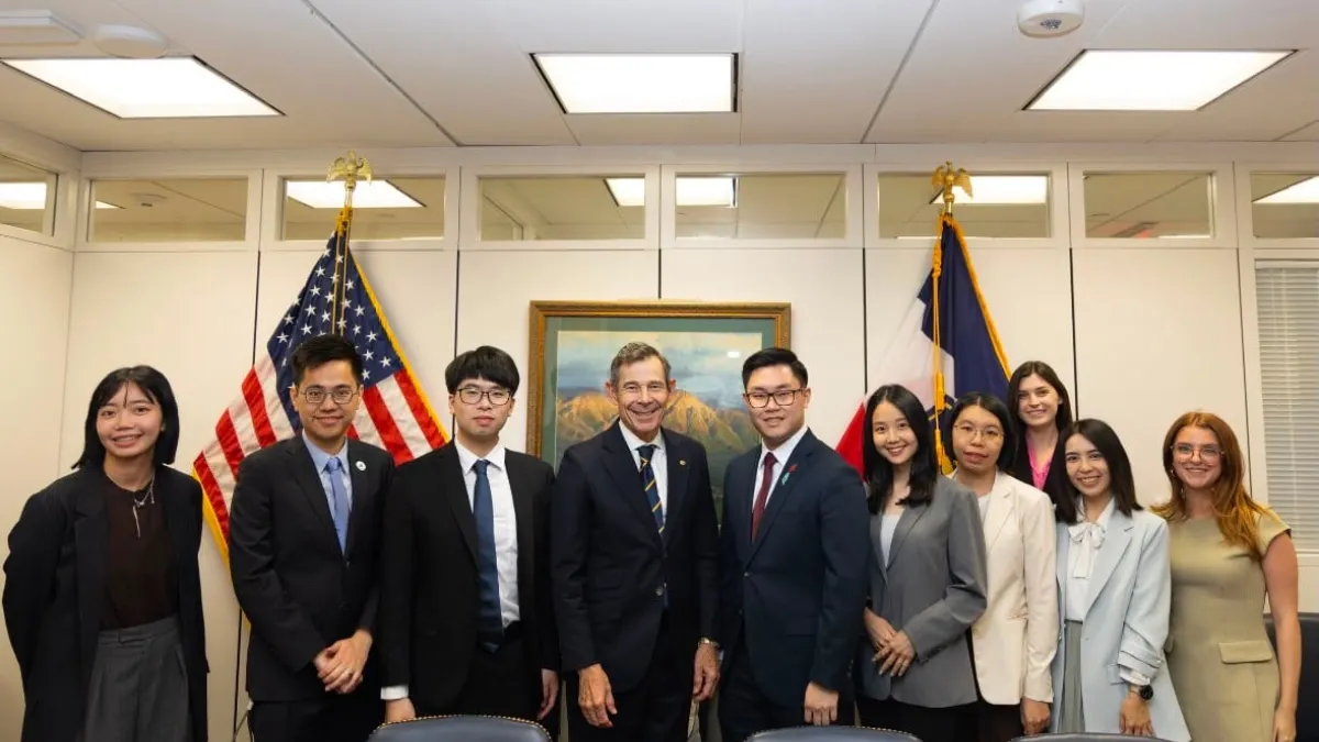 ACYPL台灣團拜訪聯邦參議員John Curtis/作者提供