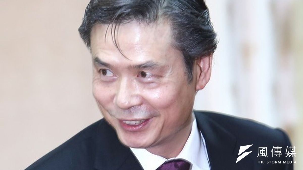 我駐美代表金溥聰外派不滿2年便返台,看好升任國安會秘書長,在七合一選戰關鍵期前夕掌握外交、兩岸決策核心。(吳逸驊攝) 我駐美代表金溥聰外派不滿2年便返台,看好升任國安會秘書長,在七合一選戰關鍵期前夕掌握外交、兩岸決策核心。(吳逸驊攝)