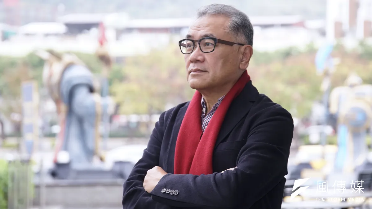 循環台灣基金會董事長黃育徵接受《風傳媒》專訪指出,展望未來20年,台灣傳統代工廠結合資通科技業者合作,是台灣製造業者反轉半世紀以來代工宿命的新契機。(盧逸峰攝)