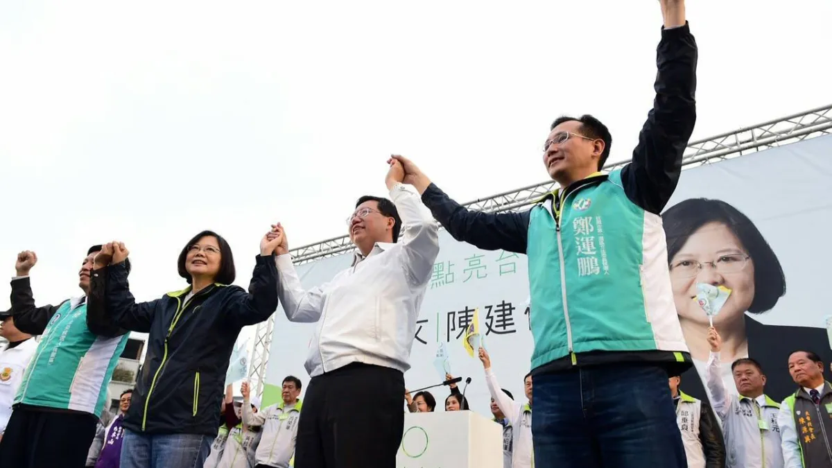 蔡英文3日在桃園蘆竹造勢大會替鄭運鵬等黨籍立委候選人催票。(民進黨提供)
