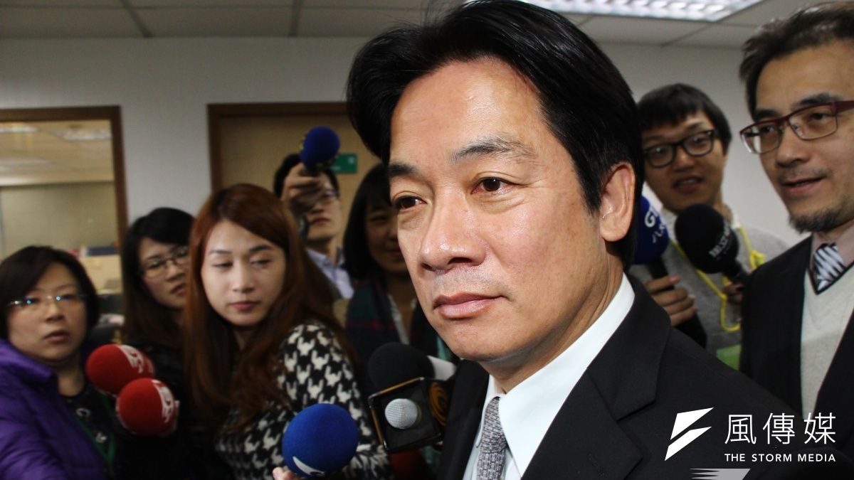 台南市長賴清德已表態不領表參加民進黨總統選舉黨內初選,但台南市扁友會會長黃永田3日在台南市西門、北安路口,設置寫有「支持賴市長選總統 請主席讓賢」的大型看板。(資料照片,葉信菉攝) 台南市長賴清德已表態不領表參加民進黨總統選舉黨內初選,但台南市扁友會會長黃永田3日在台南市西門、北安路口,設置寫有「支持賴市長選總統 請主席讓賢」的大型看板。(資料照片,葉信菉攝)