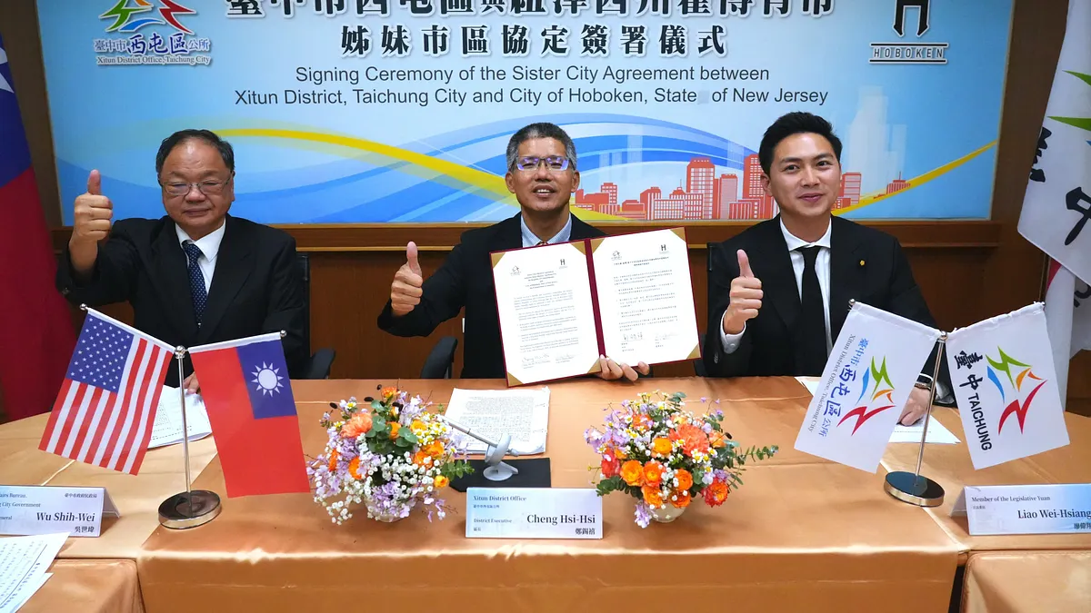 此次締結姐妹市是種下友誼的種子,期盼持續透過互訪與合作,讓兩地民眾建立更緊密情誼,共同打造繁榮宜居城市。(圖/台中市政府) 此次締結姐妹市是種下友誼的種子,期盼持續透過互訪與合作,讓兩地民眾建立更緊密情誼,共同打造繁榮宜居城市。(圖/台中市政府)