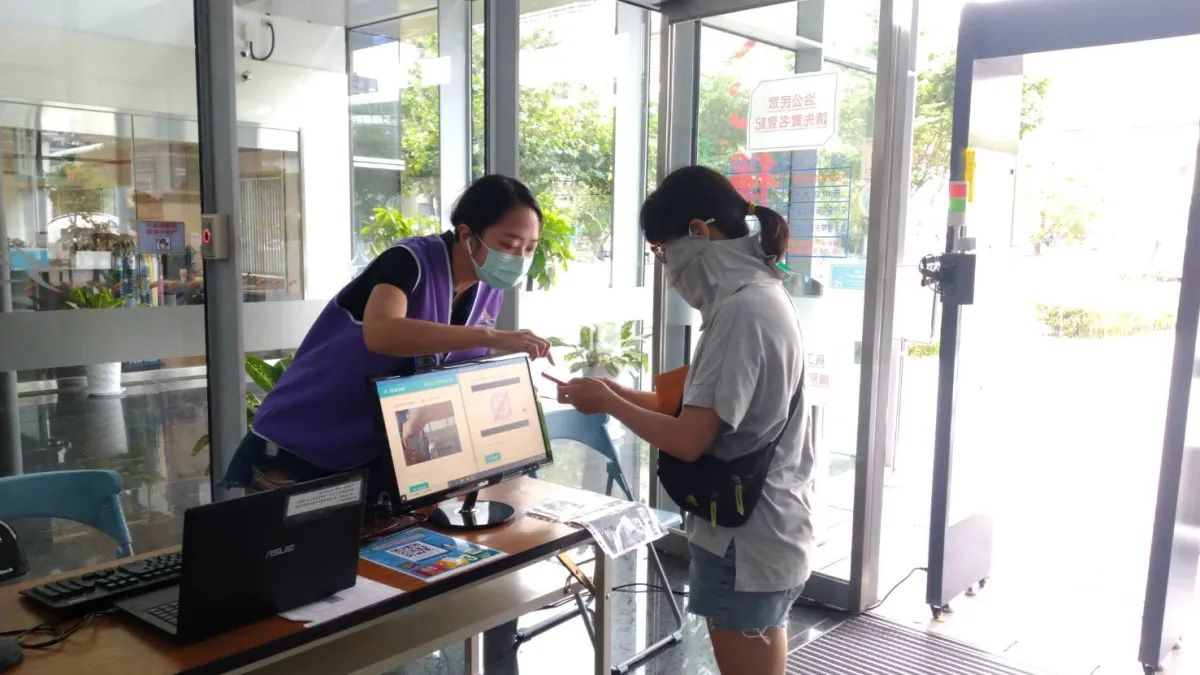 因應暑假期間青年學子工讀需求,中市府透過email履歷代收,推出「暑期工讀系列徵才」,提供14家民間企業、超過380個工作機會。(圖/臺中市政府提供)