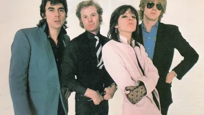 「偽裝者合唱團」(Pretenders)的創始者、主唱兼吉他手克莉絲.辛德(Chrissie Hynde),是極為珍貴的一顆搖滾明珠。(圖/華納音樂)