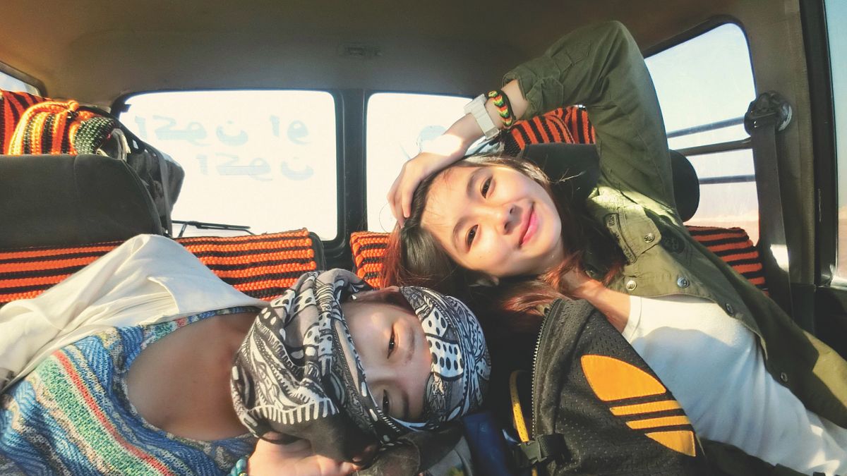 台灣女孩謎卡,在一段又一段的異國旅程中,找到「生活」的意義。(圖/凱特文化) 台灣女孩謎卡,在一段又一段的異國旅程中,找到「生活」的意義。(圖/凱特文化)