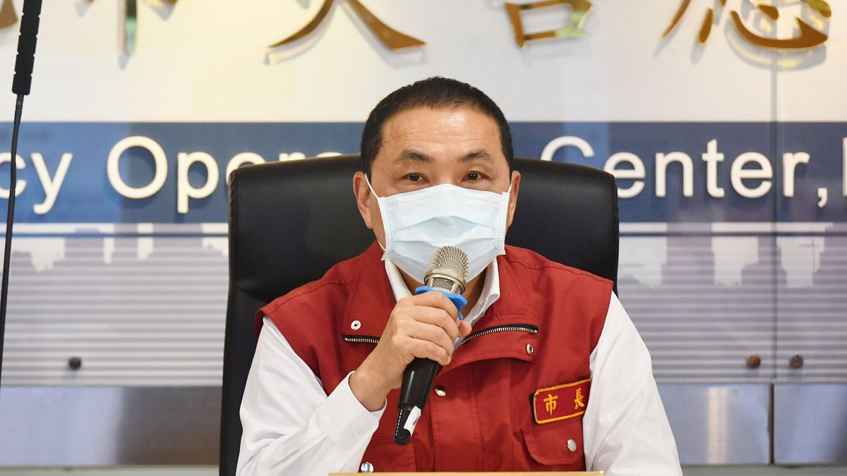 新北市長侯友宜8月2日宣布,新北市於3日起開放餐廳內用。(新北市政府提供) 新北市長侯友宜8月2日宣布,新北市於3日起開放餐廳內用。(新北市政府提供)