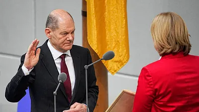 2021年12月8日,德國新任總理蕭爾茨宣誓就職。(美聯社)