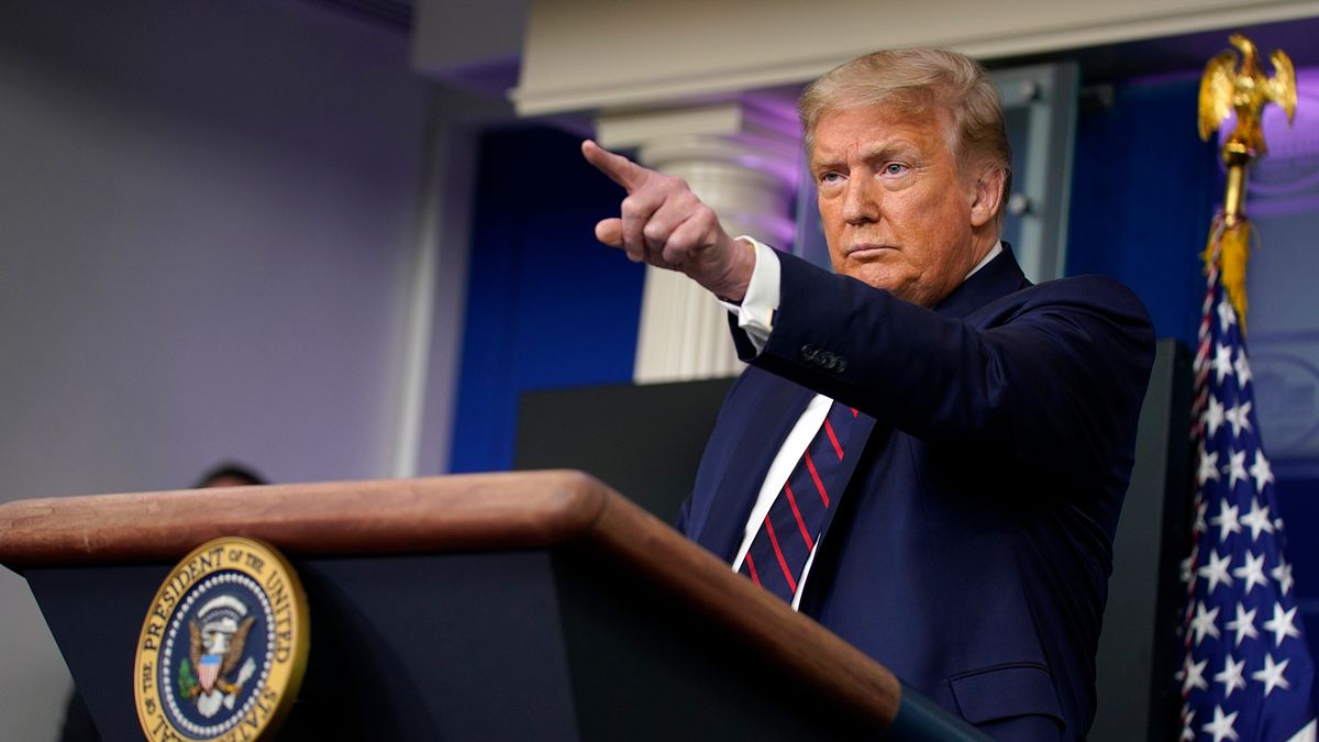 2020年12月12日,川普宣布輝瑞和BNT的mRNA疫苗上市,大讚這是一項「醫學奇蹟」,並且提醒美國人民這是他的功勞。(資料照,美聯社) 2020年12月12日,川普宣布輝瑞和BNT的mRNA疫苗上市,大讚這是一項「醫學奇蹟」,並且提醒美國人民這是他的功勞。(資料照,美聯社)