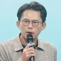 民眾黨主席黃國昌指控,因違法引入中資炒股遭重判13年半的鄭文逸,民進黨立委為其量身修法企圖協助脫罪。(資料照,柯承惠攝) 民眾黨主席黃國昌指控,因違法引入中資炒股遭重判13年半的鄭文逸,民進黨立委為其量身修法企圖協助脫罪。(資料照,柯承惠攝)