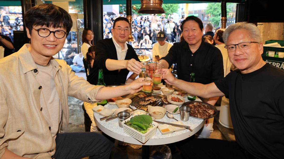 《華爾街日報》解析台日韓股市狂歡:亞洲三強都沒有頭牌AI,卻靠「賣鏟子」撐起輝達帝國