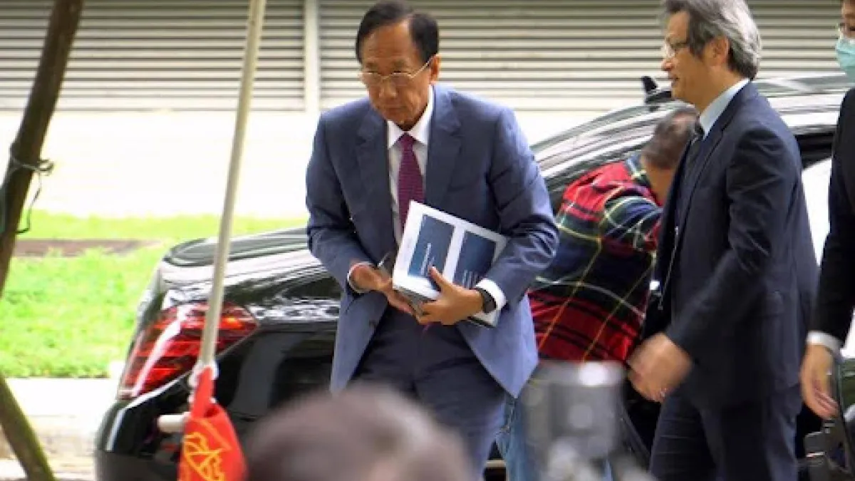 作者指出,民進黨中央可以瓦解未來總統藍白合的火苗,攻破柯文哲與民眾黨,以及高虹安所代表的「郭台銘」勢力。(作者提供)