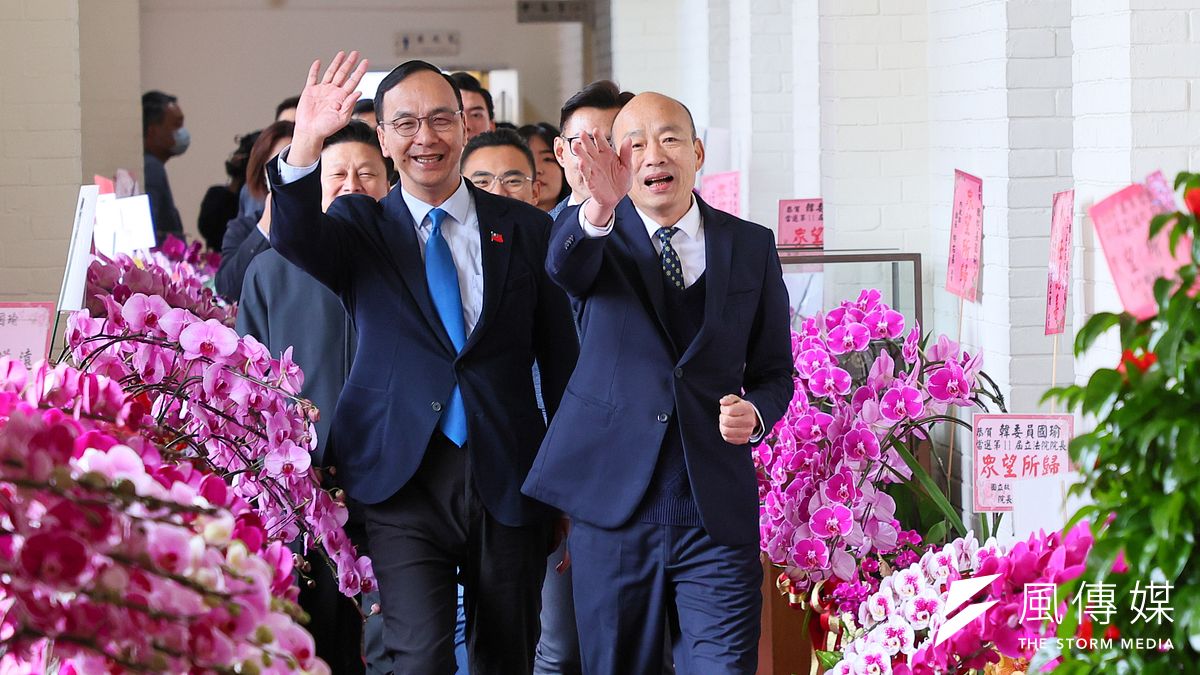 國民黨主席朱立倫(左)拜會立法院長韓國瑜(右)、副院長江啟臣。(顏麟宇攝) 國民黨主席朱立倫(左)拜會立法院長韓國瑜(右)、副院長江啟臣。(顏麟宇攝)