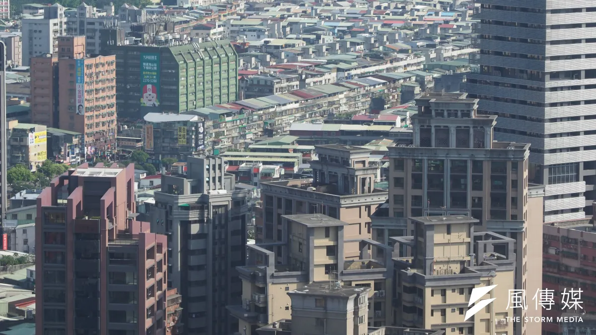 北市房產只要避開蛋黃區一級區段,其實仍有不少平價建案可以選購。(柯承惠攝)