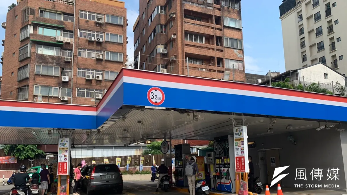 「中油的油比較純」是流傳已久的傳聞,網路上也有不同說法,中油公司為此發布新聞稿澄清油品品質絕無差異。(資料照,呂紹煒攝) 「中油的油比較純」是流傳已久的傳聞,網路上也有不同說法,中油公司為此發布新聞稿澄清油品品質絕無差異。(資料照,呂紹煒攝)