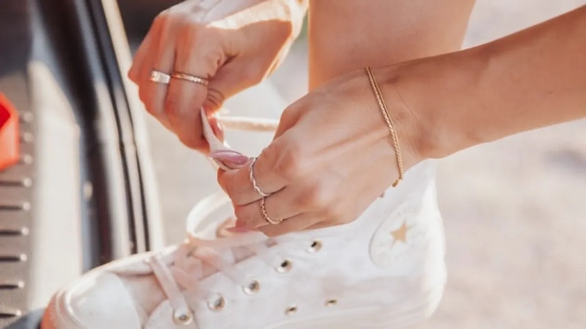 三種獨特鞋帶綁法,安全中又不失小巧思。(圖/Unsplash) 三種獨特鞋帶綁法,安全中又不失小巧思。(圖/Unsplash)