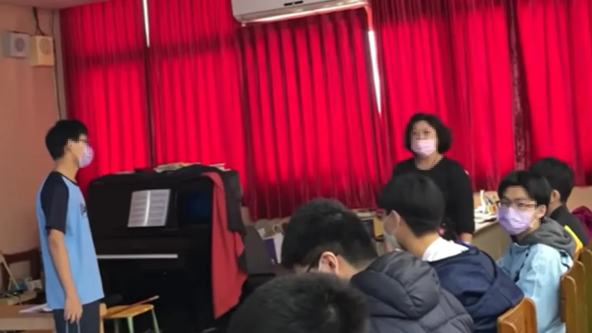 網路傳出是學生在簡報中放上男藝人白雲的嘲諷梗圖才讓老師爆怒,對此,台中一中校方回應了。(擷取自網路影片)