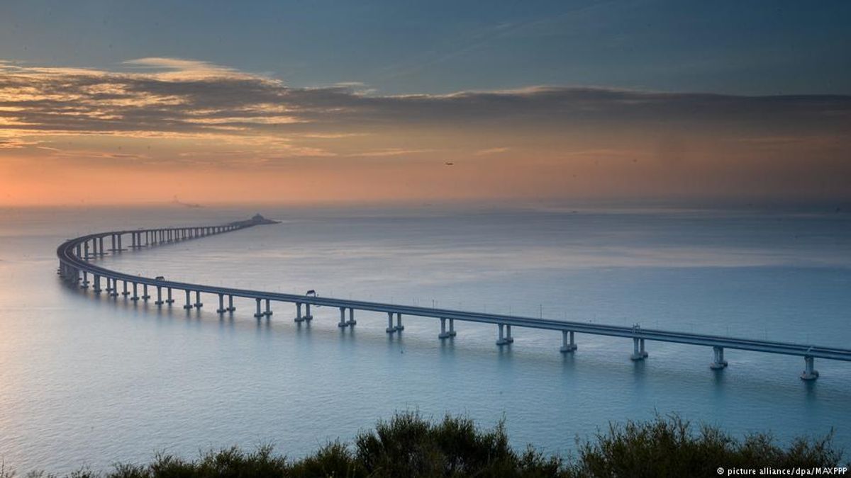 全長55公里的港珠澳大橋是全球最長的跨海大橋。(德國之聲) 全長55公里的港珠澳大橋是全球最長的跨海大橋。(德國之聲)