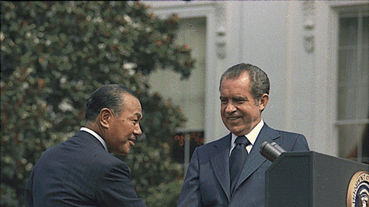 日本前首相田中角榮與美國前總統尼克森。(取自維基百科) 日本前首相田中角榮與美國前總統尼克森。(取自維基百科)