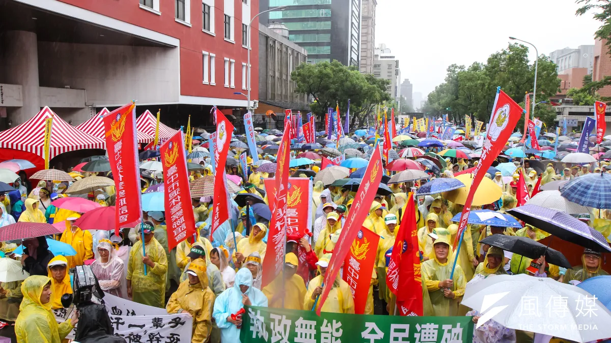 年金改革引發爭議,168位公教人員聲請釋憲,今(13)日大法官會議決議不受理。(資料照,顏麟宇攝)