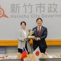 2026年2月6日、熊本県八代市の市民訪問団が新竹市政府を訪れ、高虹安市長が出迎えた。(資料写真/新竹市政府公式サイト) 2026年2月6日、熊本県八代市の市民訪問団が新竹市政府を訪れ、高虹安市長が出迎えた。(資料写真/新竹市政府公式サイト)