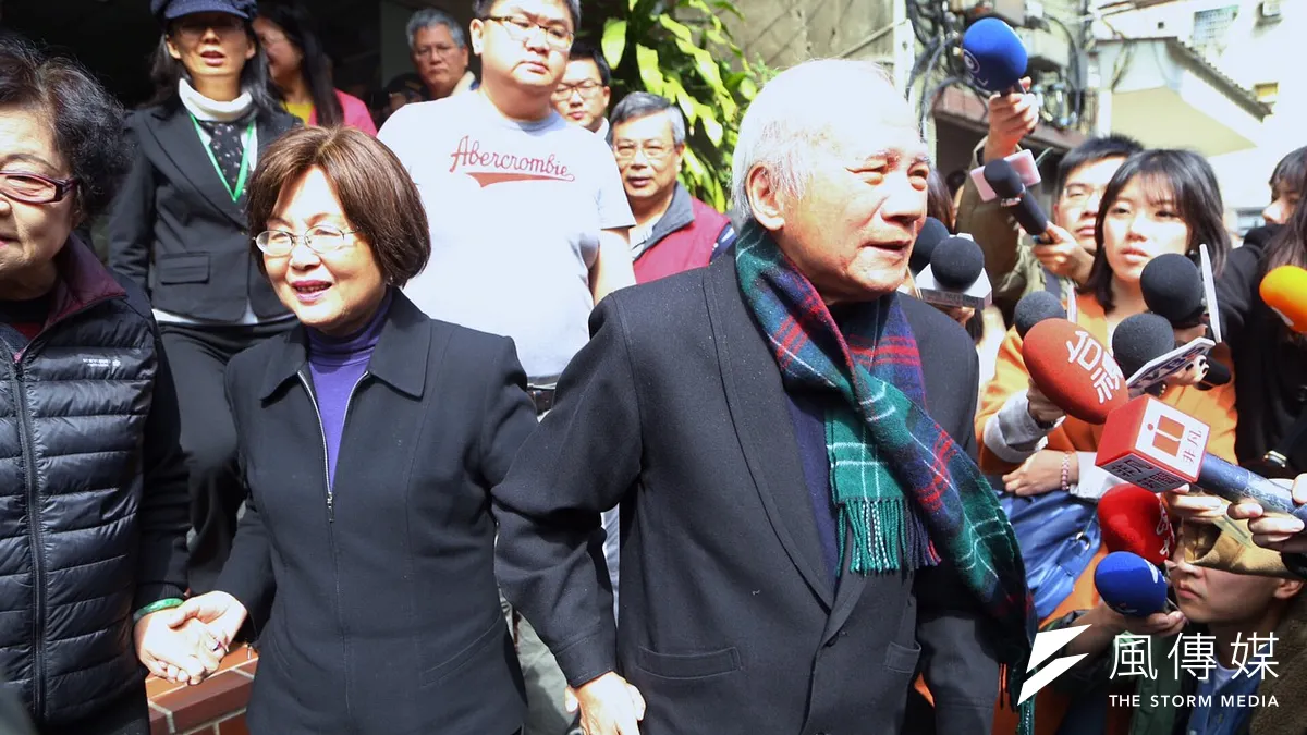 圖為林宅血案36周年,林義雄與夫人方素敏出席義光教會追思。(資料照,蔡耀徵攝)