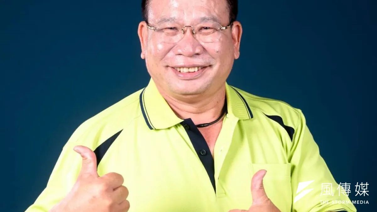 于佩州登記參選高雄三民區本揚里長,強調「發展經濟,照顧弱勢」,並開出三大承諾。(圖/徐炳文攝)