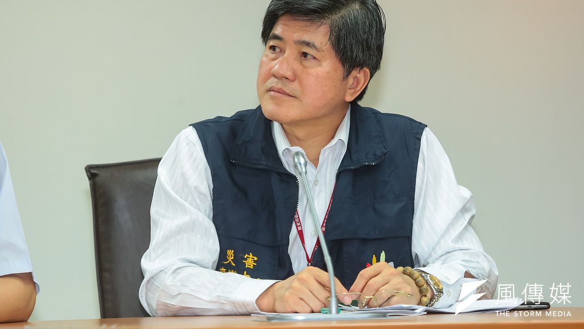 錢櫃大火,北市府認為消防局長吳俊鴻在督導相關稽查作業確有監督不周,應有懲處,但救災有相對功勞,所以記過1次。(資料照,顏麟宇攝) 錢櫃大火,北市府認為消防局長吳俊鴻在督導相關稽查作業確有監督不周,應有懲處,但救災有相對功勞,所以記過1次。(資料照,顏麟宇攝)