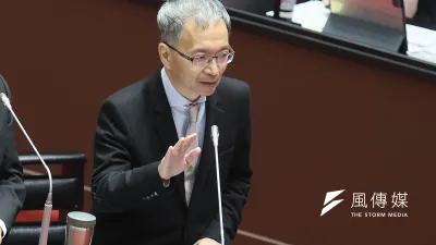蘇丹紅風波持續延燒,加上近期掛號費取消上限、保母虐童案,衛福部長薛瑞元(見圖)再成箭靶。(資料照,柯承惠攝)