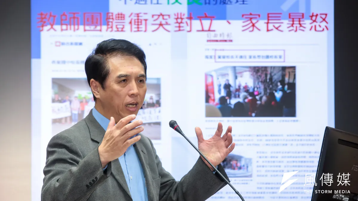 立法院教育及文化委員會今審查《教師法》修正草案條文,上午進行詢答,下午由立委和教育部討論修法架構。圖為藍委陳學聖於教文委員會質詢。(顏麟宇攝)