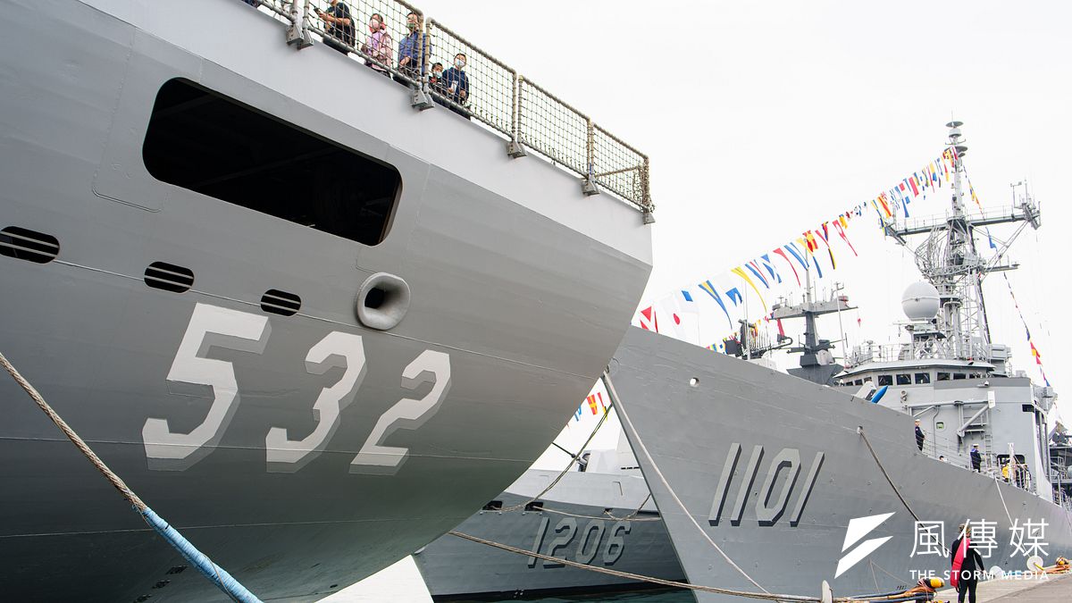 海軍113年敦睦支隊由磐石、成功、迪化等軍艦組成,納編艦均掛起全艦飾,開放國人登艦參觀。(傅啟禎攝) 海軍113年敦睦支隊由磐石、成功、迪化等軍艦組成,納編艦均掛起全艦飾,開放國人登艦參觀。(傅啟禎攝)