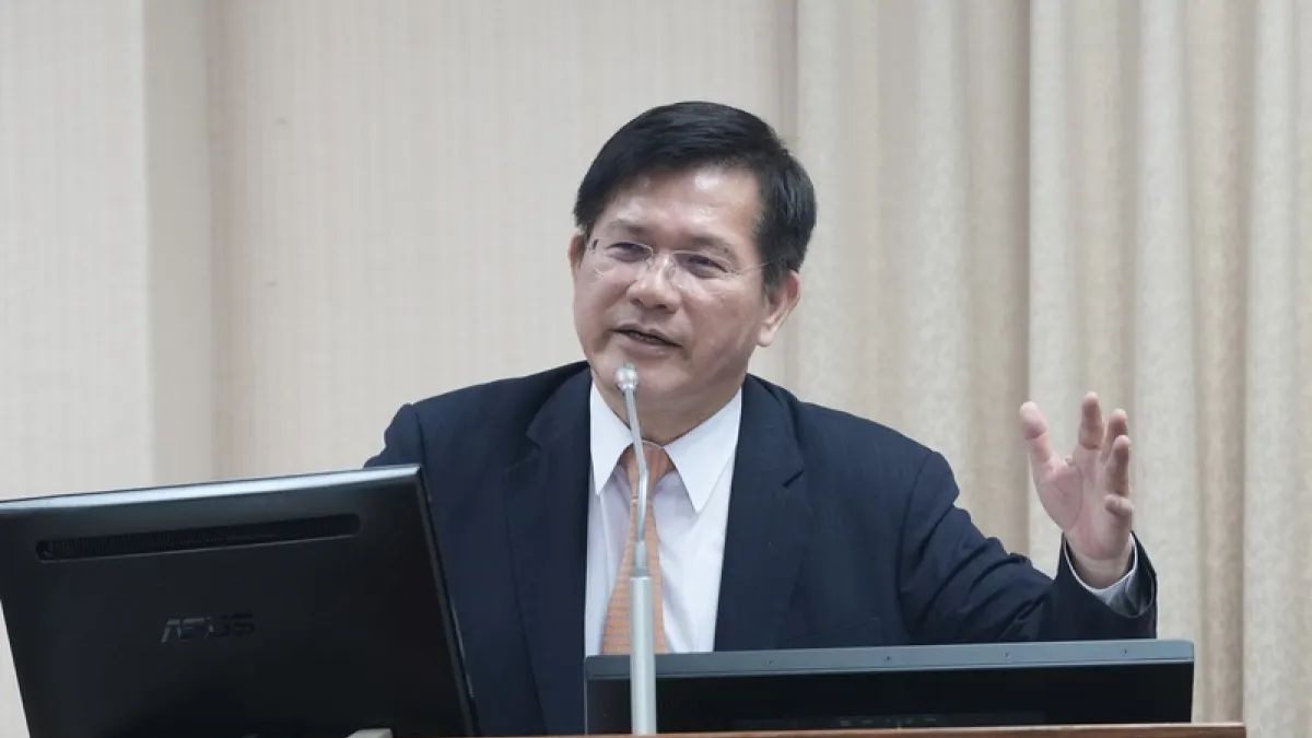 今年適逢南海仲裁案10週年,多位國民黨立委質疑外交部立場不夠強硬。外交部長林佳龍22日在立法院表示,「太平島是島,這是事實」,中華民國在太平島有主權。(中央社)