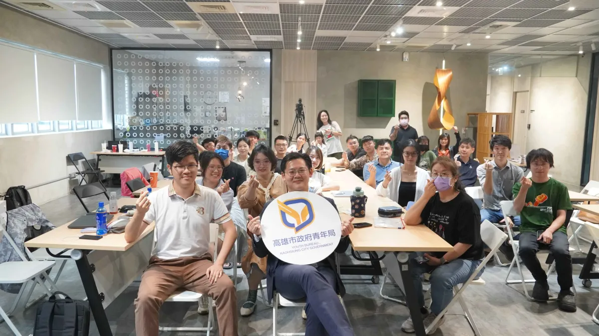 培訓課程邀請眾勤法律事務所史洱梵律師解說智慧財產保護與創業法律風險,協助團隊強化法律觀念。(圖/高市青年局提供)