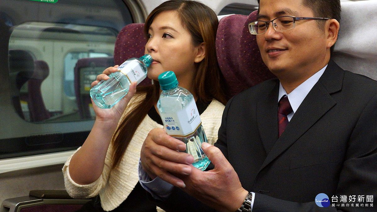 海洋鹼性離子水 6/1進駐台灣高鐵 海洋鹼性離子水 6/1進駐台灣高鐵