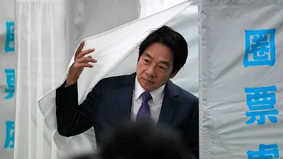 2024年1月13日,台灣舉行總統暨國會大選,民進黨總統候選人賴清德正在投票所投票。(美聯社)