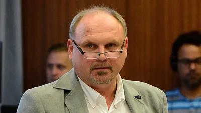 奧地利地方議員韋柏網路留言恐同又種族歧視,法院判決接受6個月網路禮儀課程(翻攝網路)