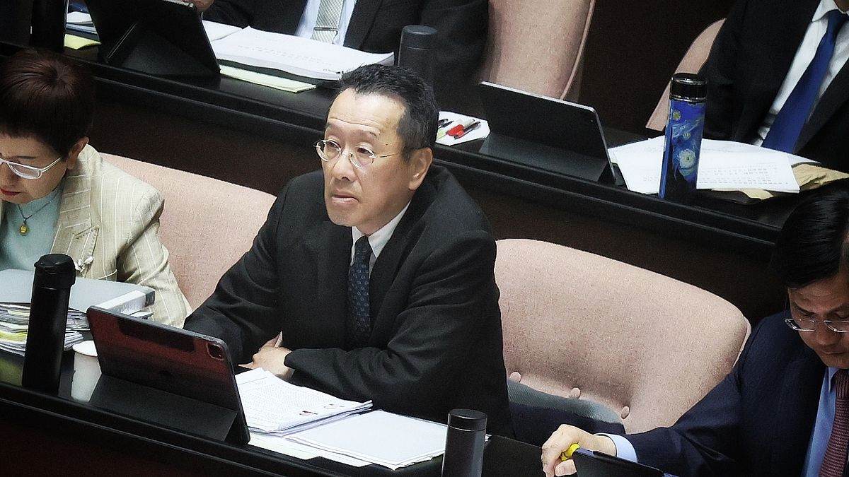 顧立雄批藍版軍購難執行!王鴻薇搬條文狠酸:大律師裝不懂法條?