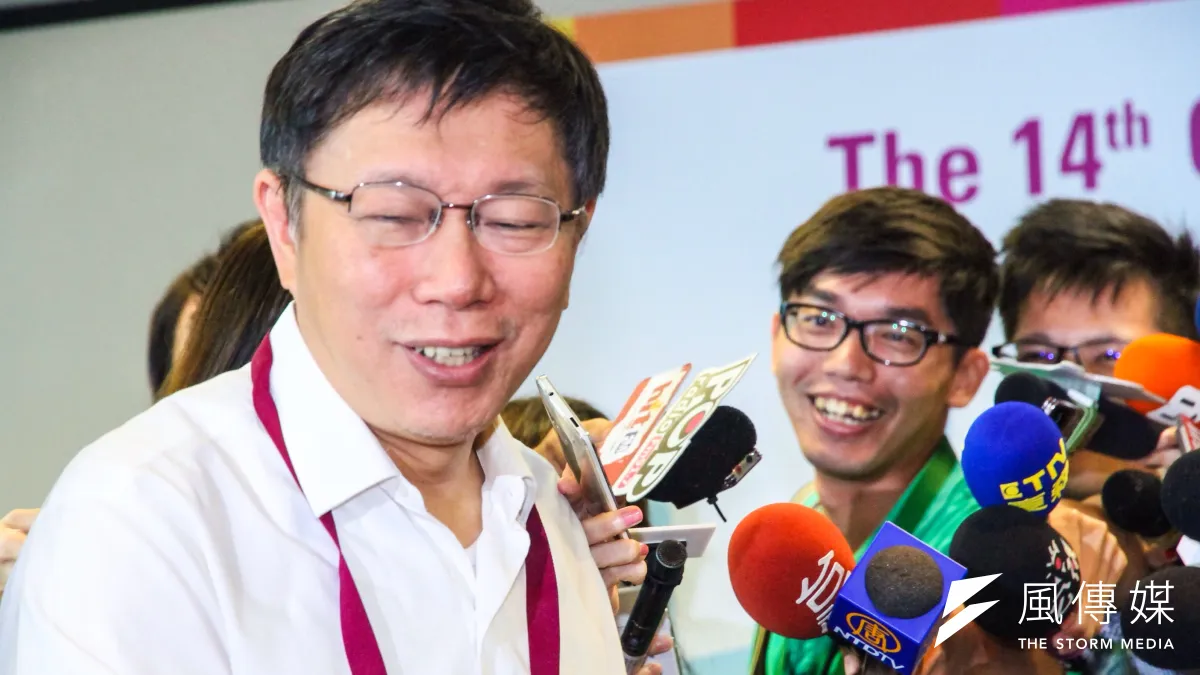 台北市長柯文哲今日表示,針對蘇迪勒颱風災後重建工作,市府同仁也做得很好,但面對批評,他都會記下來,有錯就改。(資料照片,曾原信攝)